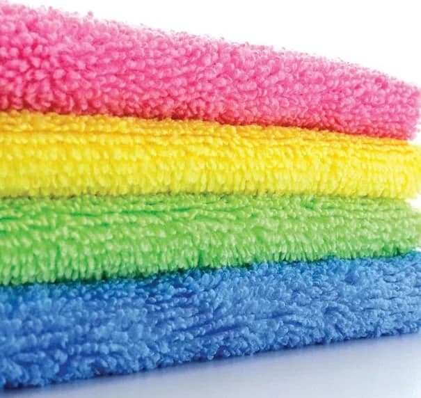 Değişik renklerde mikrofiber temizlik için ideal